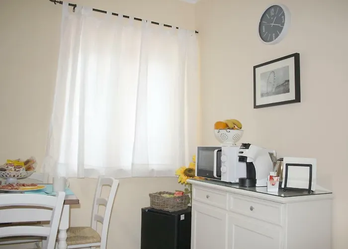 Life Bed and breakfast 4*